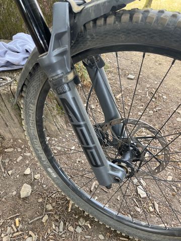 Used Focus SAM 9.9 2022 2022 Mountainbike, Black, 29 — image 4 of 10