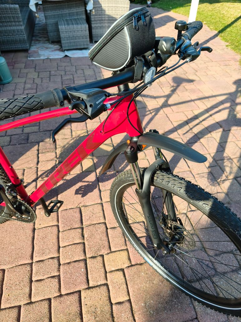 Trek Marlin 4 2022 2022 Mountainbike usato, Rosso — immagine 6 di 6