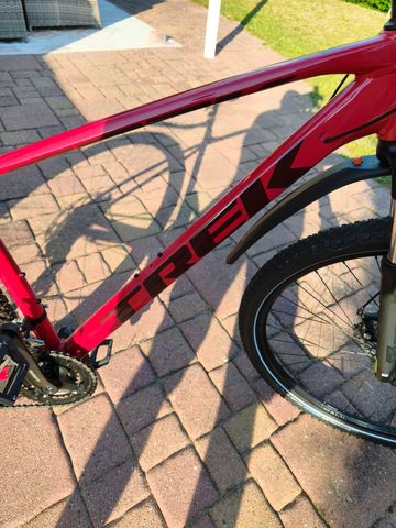 Gebrauchtes Trek Marlin 4 2022 2022 Mountainbike, Rot, 27.5, 29 — Bild 4 von 6