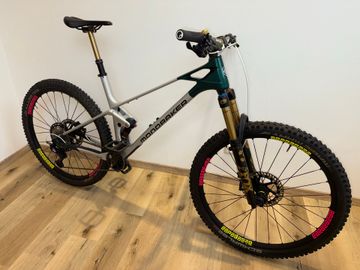 Tweedehands Mondraker foxy Custom Shimano Deore XT 2022 Mountainbike — afbeelding 4 van 13