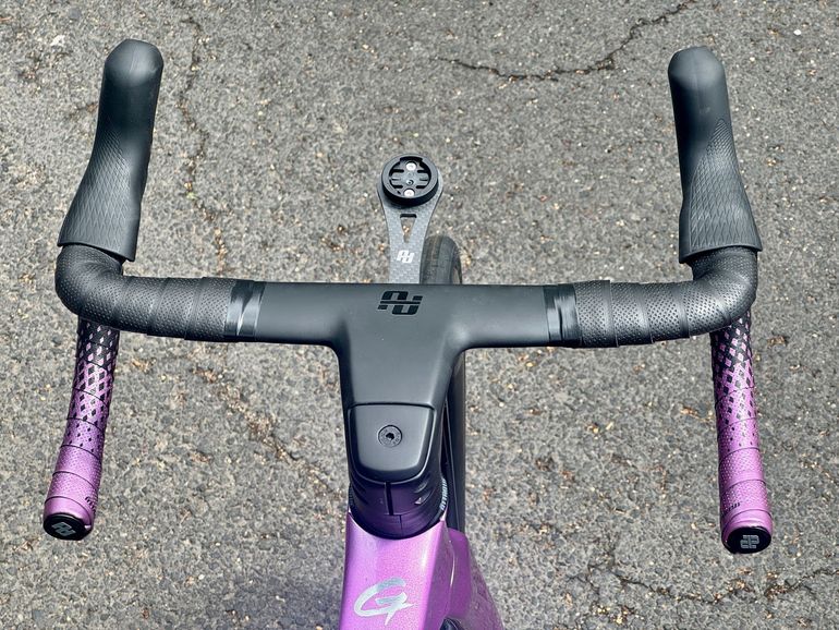 Używany Gusto Custom Shimano 105 2025 Road & Gravel — zdjęcie 9 z 13