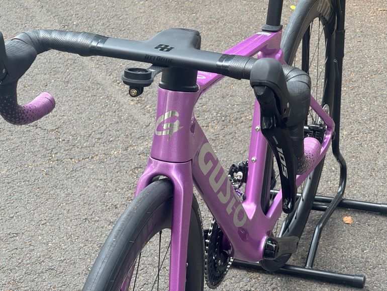 Używany Gusto Custom Shimano 105 2025 Road & Gravel — zdjęcie 8 z 13