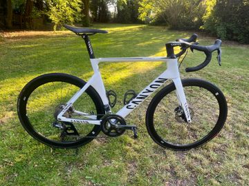 Tweedehands Canyon Aeroad CF SLX 2022 Road & Gravel — afbeelding 1 van 5