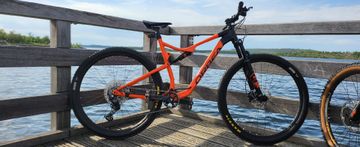 Orbea OIZ H30 2022 2022 Mountainbike usato, Arancione — immagine 2 di 4