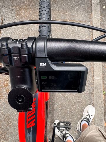 Used BH Atom Shimano Deore 2022 Mountainbike, Red — image 4 of 6