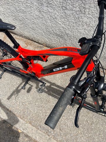 Used BH Atom Shimano Deore 2022 Mountainbike, Red — image 3 of 6