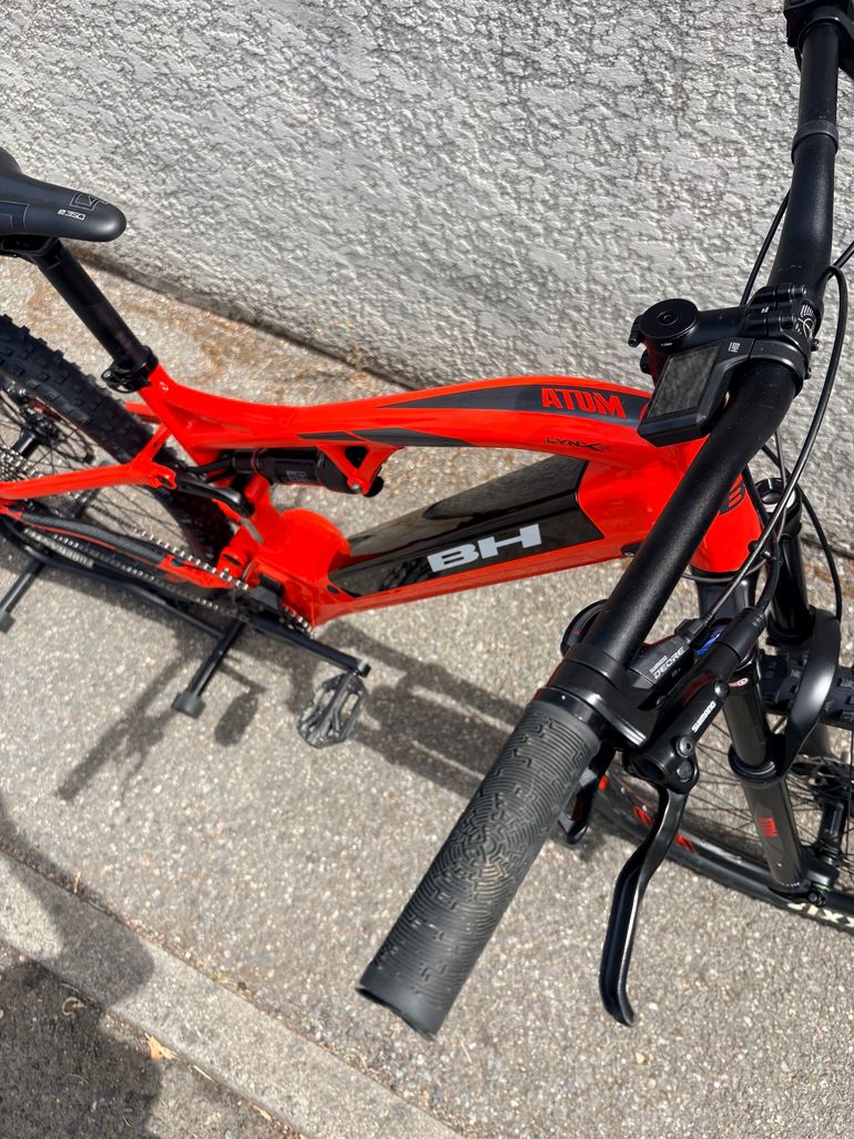 Gebrauchtes BH Atom Shimano Deore 2022 Mountainbike, Rot — Bild 3 von 6