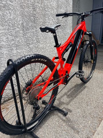 Used BH Atom Shimano Deore 2022 Mountainbike, Red — image 2 of 6