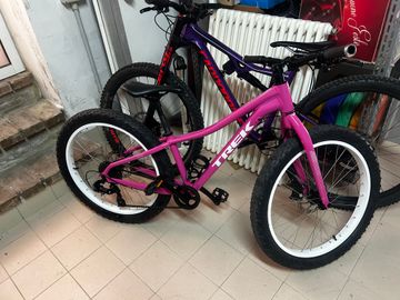 Used Trek Roscoe 24 2021 2021 Youth, Purple — image 3 of 6
