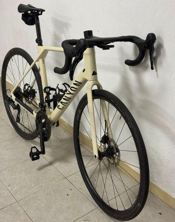 Gebrauchtes Canyon Endurace CF 7 Disc 2024 2024 Road & Gravel, Weiß — Bild 4 von 5