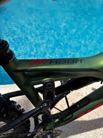 Used Cannondale Bad Habit Shimano Deore XT 2017 Mountainbike, Green — image 3 of 5