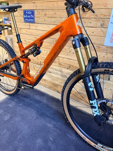 Megamo REASON AIR CRB 03 AXS 2027 2027 MTB d'occasion