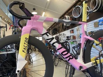 Factor ONE - Frameset Premium 2026 Frameset 2026 Road & Gravel d'occasion — image 4 sur 4