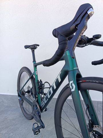 Scott Addict 20 2022 2022 Road & Gravel d'occasion — image 2 sur 6