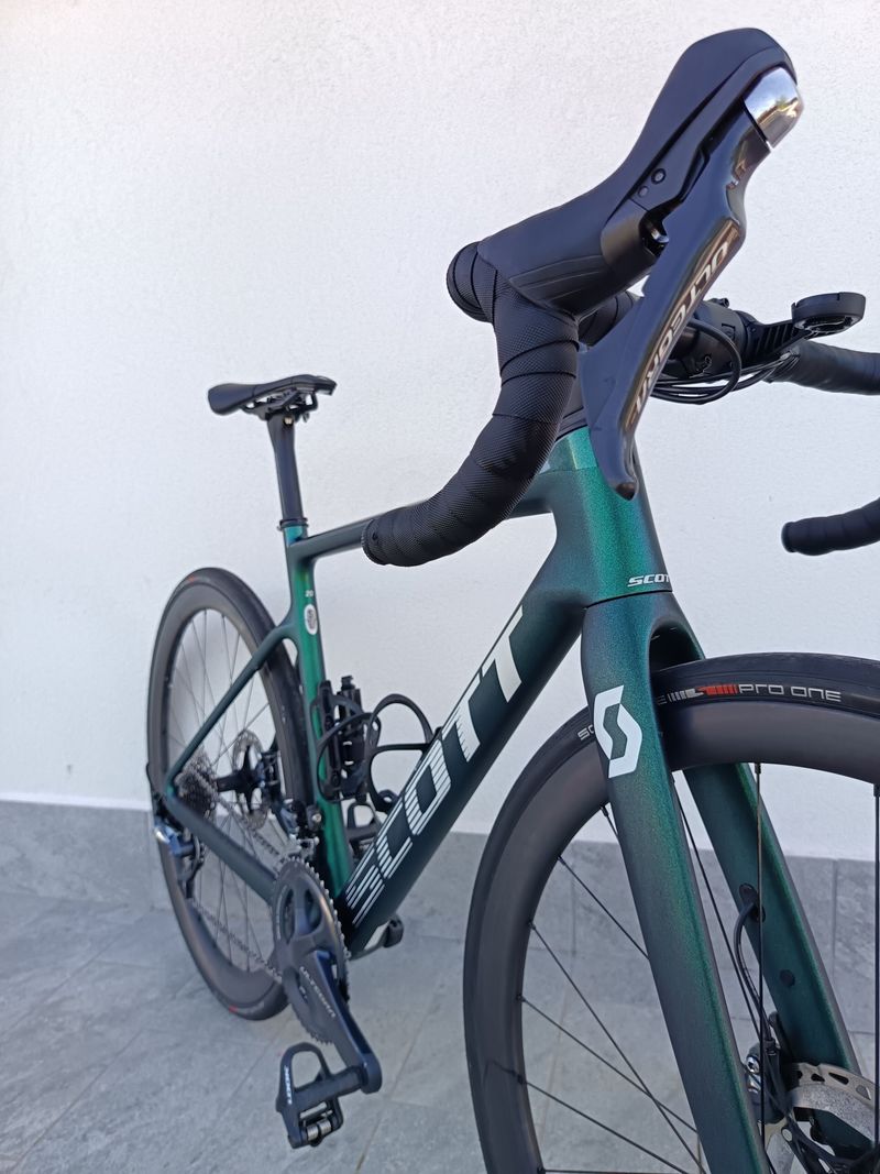 Scott Addict 20 2022 2022 Road & Gravel d'occasion — image 2 sur 6