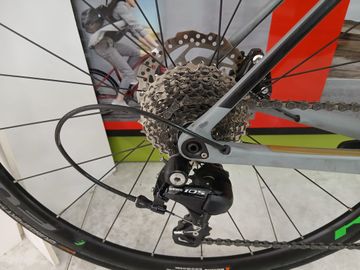 Used CUBE ATTAIN GTC Pro Disc 2017 2017 Road & Gravel, Light Gray — image 3 of 5