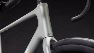 CUBE ATTAIN C:62, SLX 2026 2026 Road & Gravel usato, Grigio chiaro — immagine 6 di 8
