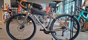 Used Giant Revolt 1 2025 2025 Road & Gravel, Light Gray — image 4 of 6