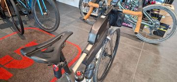 Used Giant Revolt 1 2025 2025 Road & Gravel, Light Gray — image 5 of 6