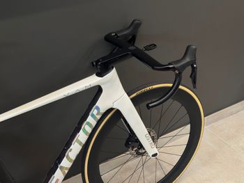 Brugt Factor OSTRO VAM 2.0 2025 Road & Gravel — billede 5 af 5