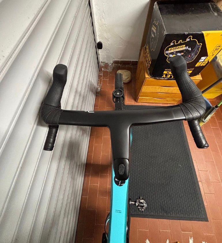 Brugt Bianchi Impulso RC Force AXS disc 2025 2025 Road & Gravel — billede 8 af 8
