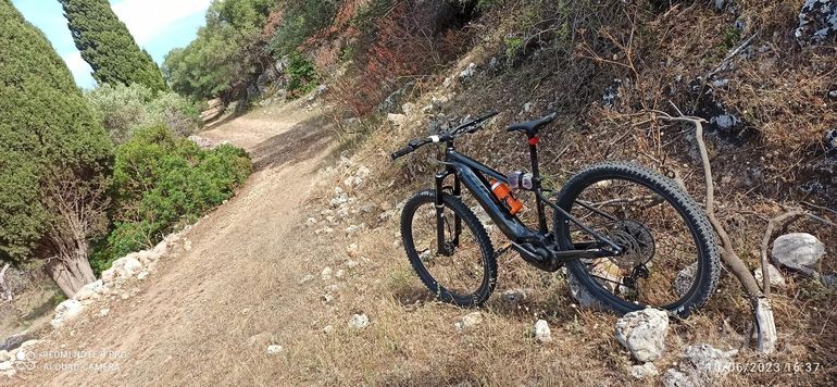 Použité Giant Fathom E+ 2 Pro 2022 2022 Mountainbike — obrázek 2 z 2
