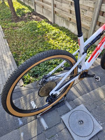 BMC Fourstroke 01 LTD 2023 2023 Mountainbike d'occasion — image 3 sur 6