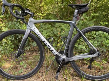 Bianchi Oltre Shimano 105 Di2 2023 Road & Gravel usato