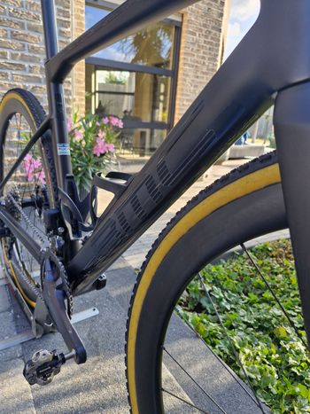 Tweedehands BMC Roadmachine TWO 2026 2026 Road & Gravel — afbeelding 5 van 8