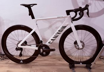 Canyon Aeroad CF SLX 8 Di2 2026 2026 Road & Gravel d'occasion
