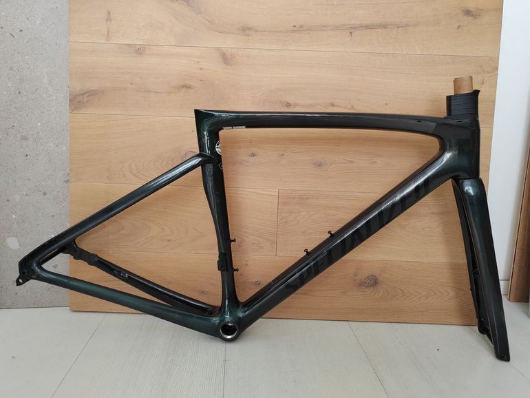 Specialized Tarmac SL7 Comp - Shimano 105 Di2 2024 Frameset | buycycle