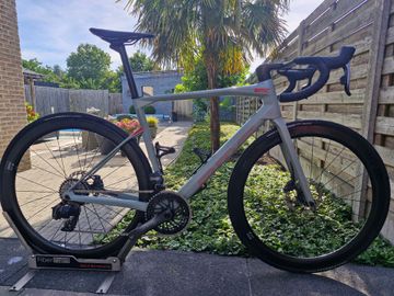 Brugt BMC Roadmachine SRAM Force ETap AXS 2021 2021 Road & Gravel — billede 1 af 4