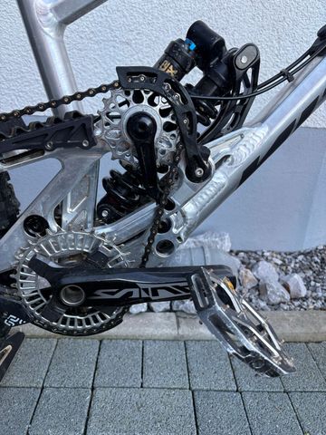 Used Nicolai Custom Shimano Saint 2023 Mountainbike, Light Gray — image 8 of 8