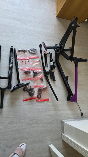 Tweedehands Canyon Spectral CF 7 2024 2024 Mountainbike — afbeelding 7 van 30
