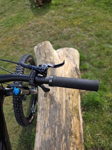 Tweedehands Canyon Spectral CF 7 2024 2024 Mountainbike — afbeelding 19 van 30
