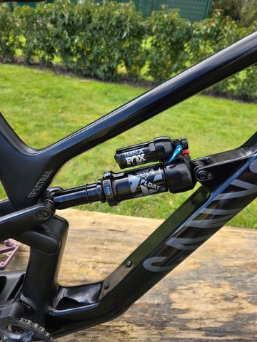 Tweedehands Canyon Spectral CF 7 2024 2024 Mountainbike — afbeelding 13 van 30