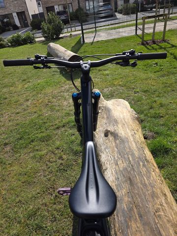 Tweedehands Canyon Spectral CF 7 2024 2024 Mountainbike — afbeelding 27 van 30