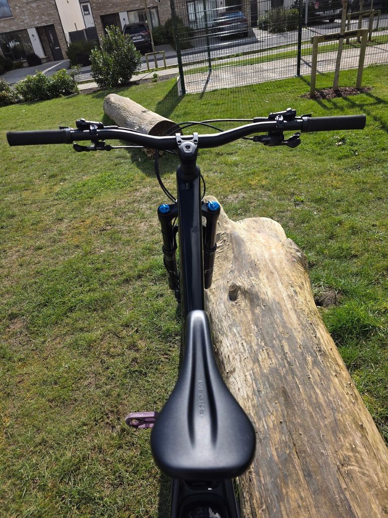 Brugt Canyon Spectral CF 7 2024 2024 Mountainbike — billede 27 af 30