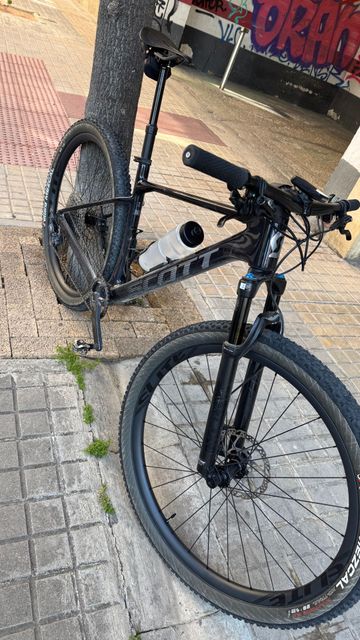 Used Scott Scale Shimano Deore XT 2024 Mountainbike, Blue — image 2 of 4