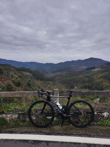 Käytetty Giant Propel Advanced 2 2025 2025 Road & Gravel — kuva 1 / 3