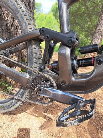 Used Specialized Enduro Comp 2025 2025 Mountainbike, Light Gray — image 5 of 6