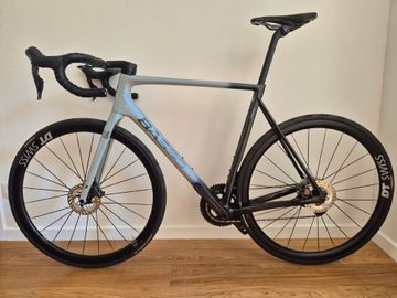 Used Basso vélo route carbone BASSO Diamante Shimano Ultegra Di2 neuf taille L -50% 2024 Road & Gravel, Light Gray — image 2 of 3