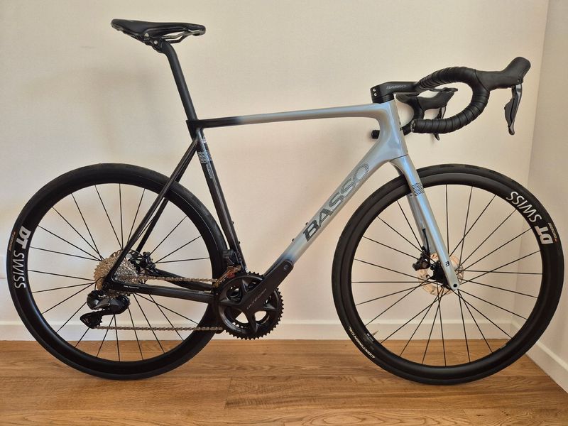 Basso vélo route carbone BASSO Diamante Shimano Ultegra Di2 neuf taille L -50% 2024 Road & Gravel d'occasion
