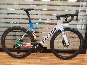Brugt Factor Ostro Shimano Dura Ace Di2 2026 Road & Gravel