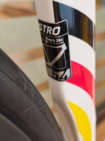 Używany Factor Ostro Shimano Dura Ace Di2 2026 Road & Gravel — zdjęcie 21 z 23