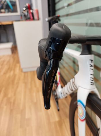 Używany Factor Ostro Shimano Dura Ace Di2 2026 Road & Gravel — zdjęcie 6 z 23