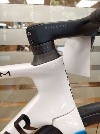 Używany Factor Ostro Shimano Dura Ace Di2 2026 Road & Gravel — zdjęcie 4 z 23