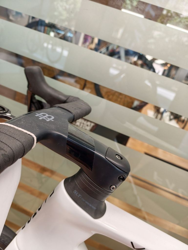 Używany Factor Ostro Shimano Dura Ace Di2 2026 Road & Gravel — zdjęcie 19 z 23