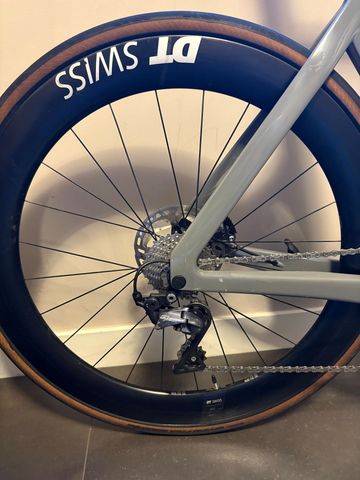 Used Canyon Aeroad CF SL 8 2023 2023 Road & Gravel, Light Gray — image 4 of 6