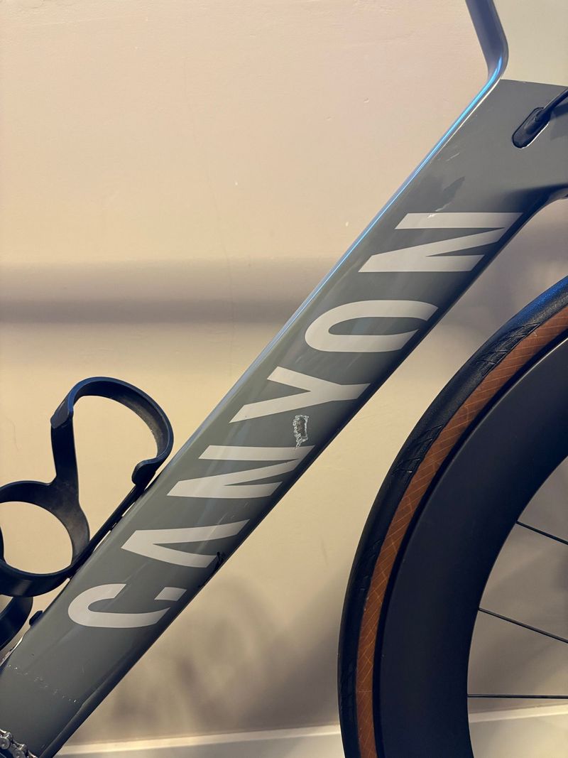 Used Canyon Aeroad CF SL 8 2023 2023 Road & Gravel, Light Gray — image 6 of 6